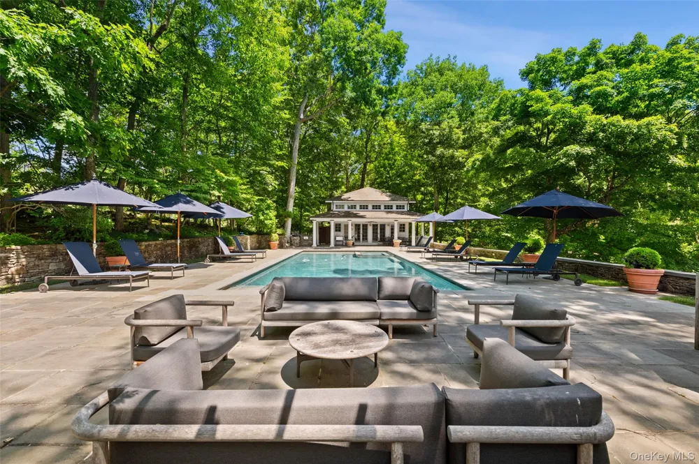 24 Trails End Chappaqua, NY 10514