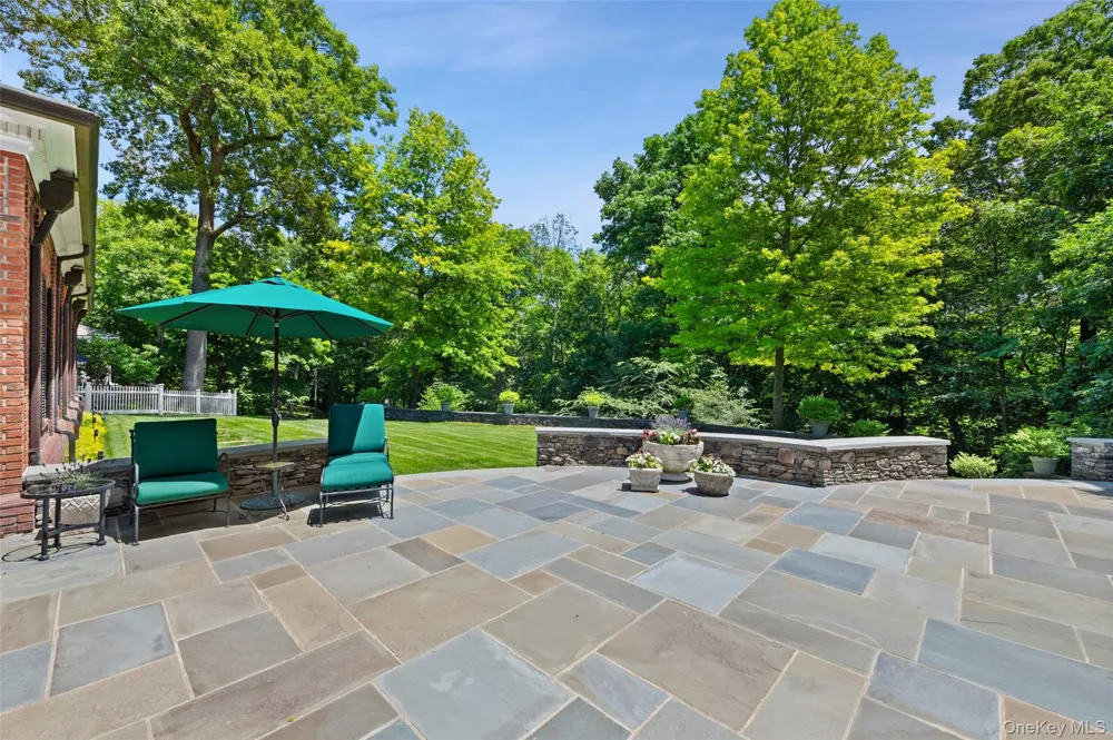 24 Trails End Chappaqua, NY 10514