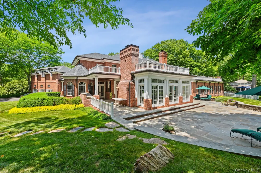 24 Trails End Chappaqua, NY 10514