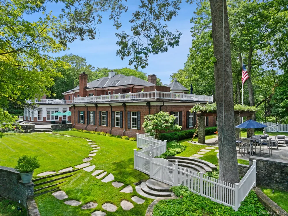 24 Trails End Chappaqua, NY 10514