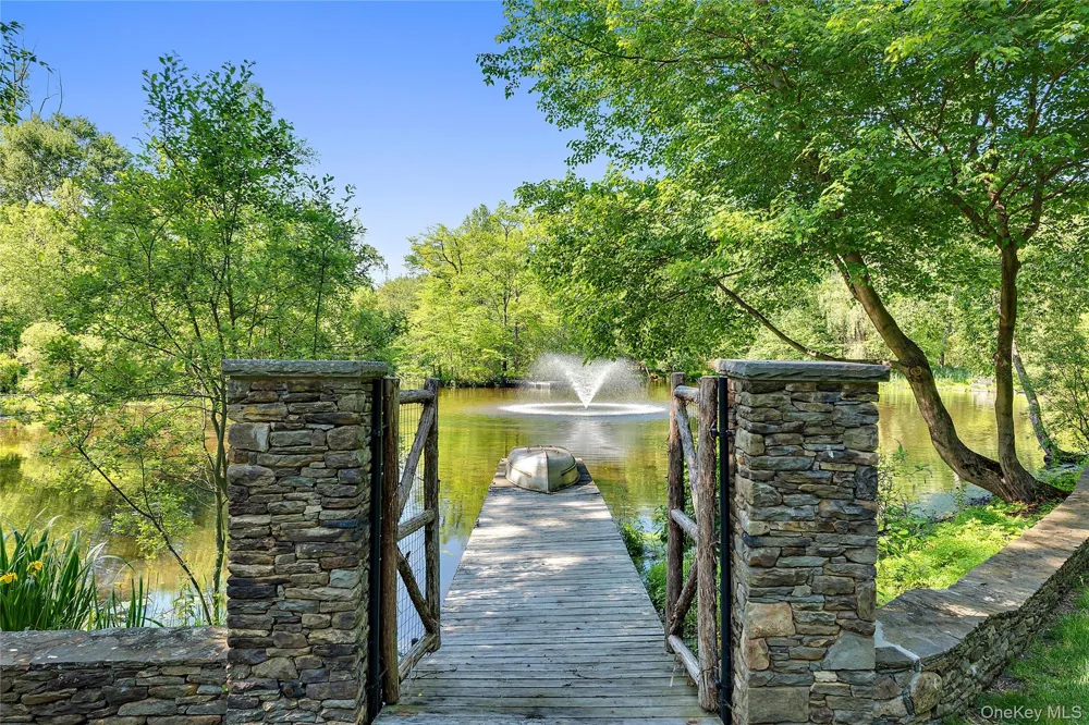 24 Trails End Chappaqua, NY 10514