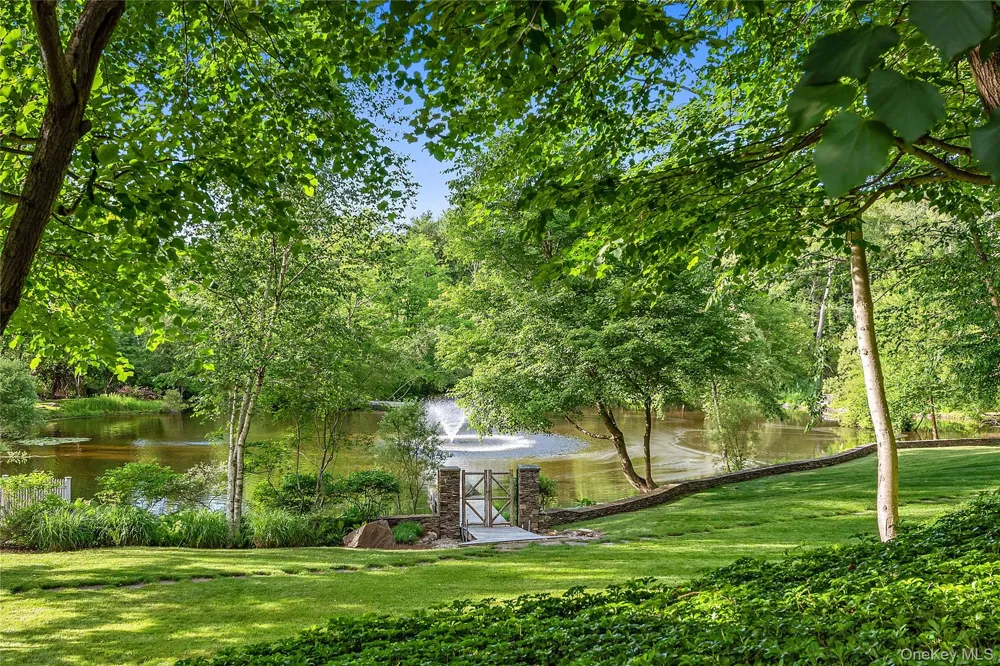 24 Trails End Chappaqua, NY 10514