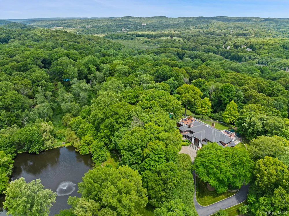 24 Trails End Chappaqua, NY 10514