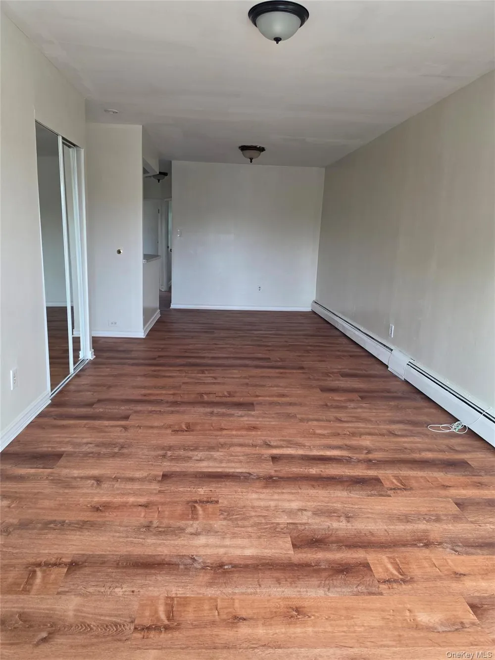 61-25 75th Street #2Fl Middle Village, NY 11379