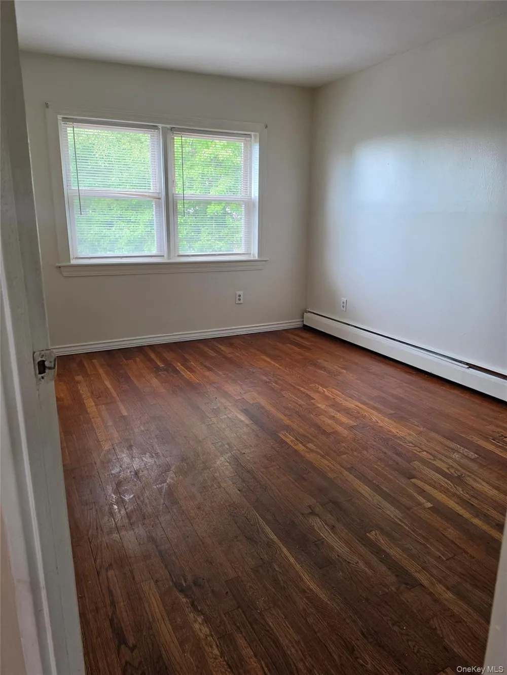 61-25 75th Street #2Fl Middle Village, NY 11379