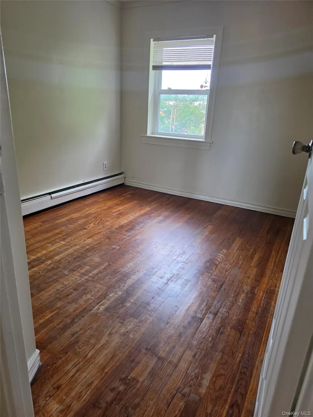 61-25 75th Street #2Fl Middle Village, NY 11379