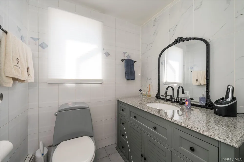 3124 Ralph Avenue Oceanside, NY 11572