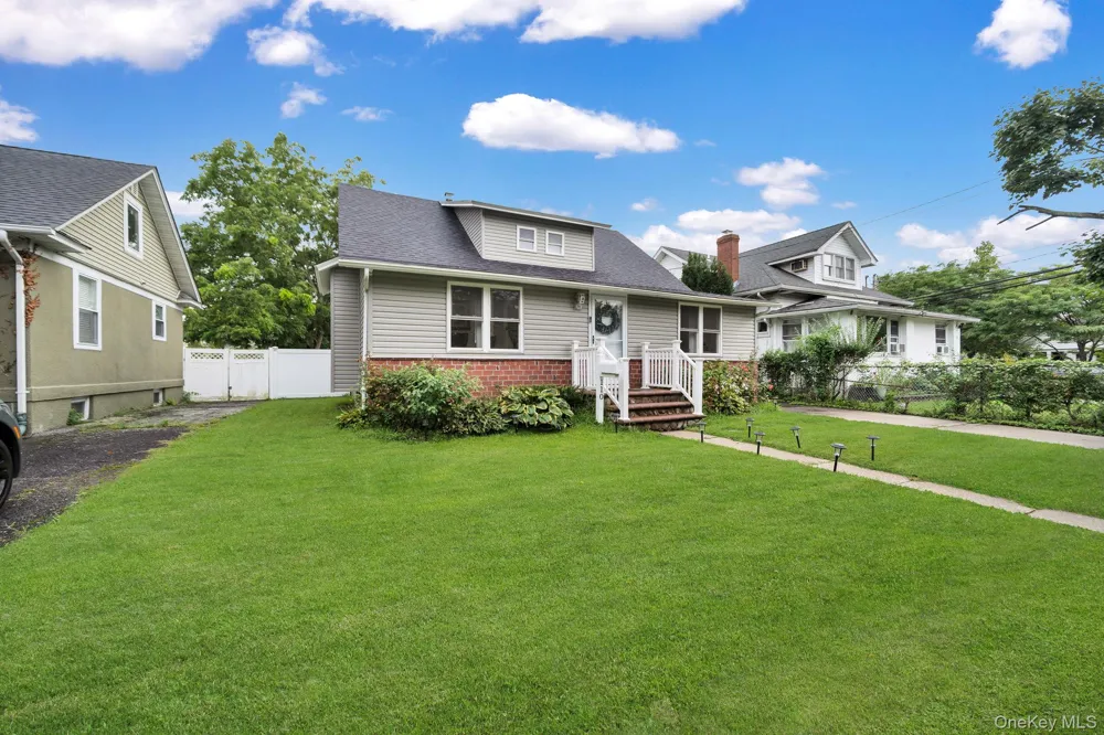 110 Park Avenue Bay Shore, NY 11706