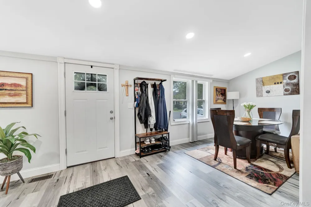 110 Park Avenue Bay Shore, NY 11706