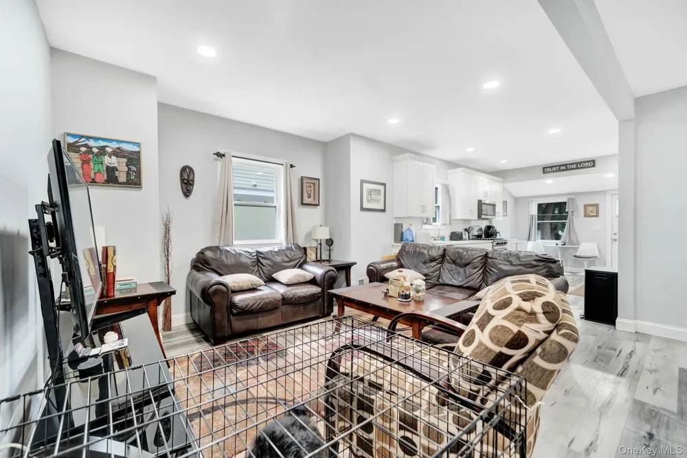 110 Park Avenue Bay Shore, NY 11706