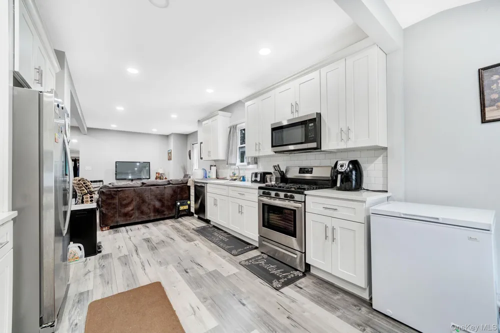 110 Park Avenue Bay Shore, NY 11706