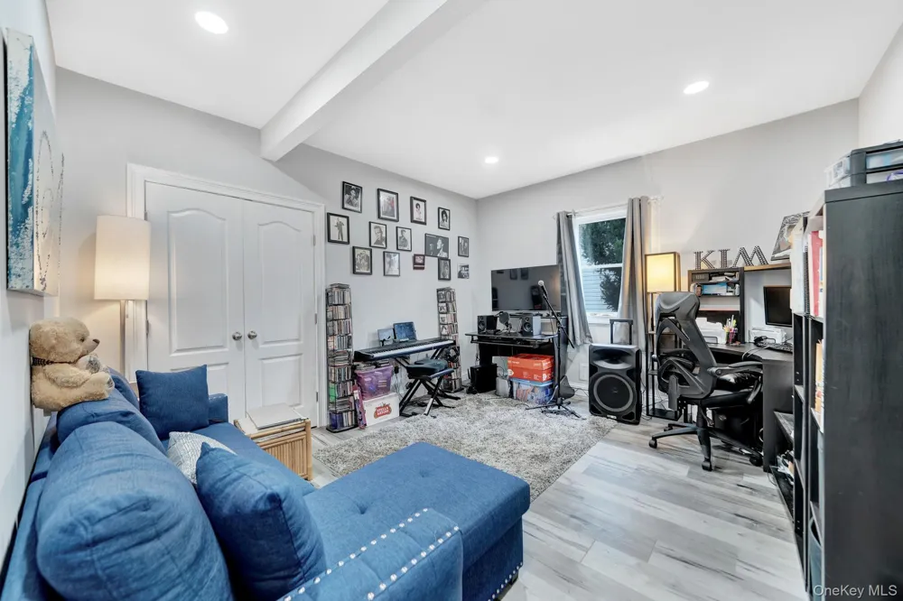 110 Park Avenue Bay Shore, NY 11706