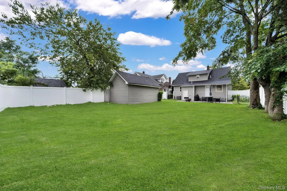 110 Park Avenue Bay Shore, NY 11706