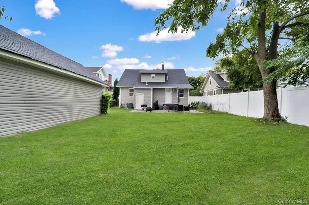 110 Park Avenue Bay Shore, NY 11706