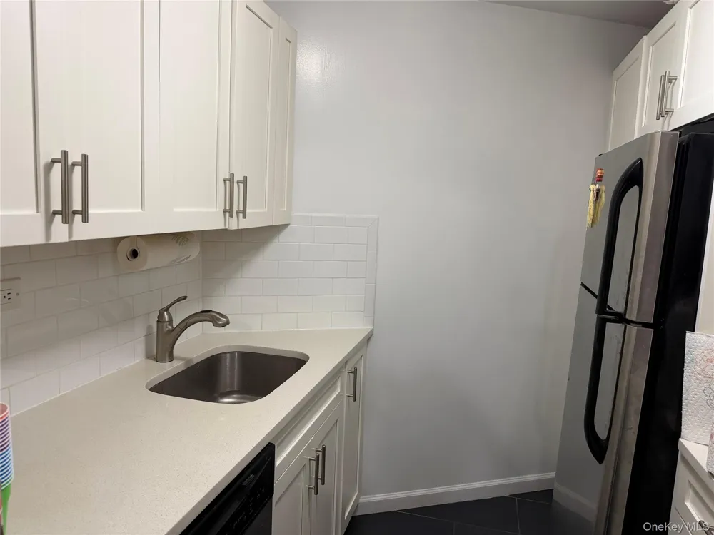 2 Bay Club Drive #19Z4 Bayside, NY 11360