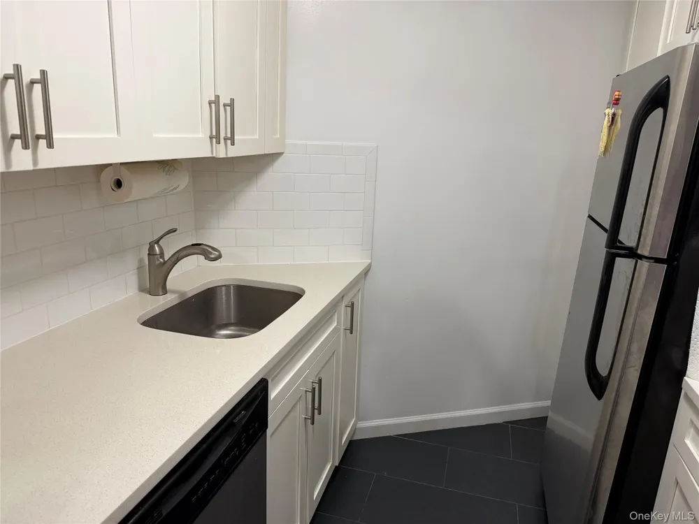 2 Bay Club Drive #19Z4 Bayside, NY 11360