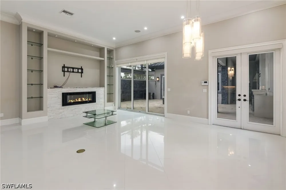 33rd Avenue NE Naples, FL 34120