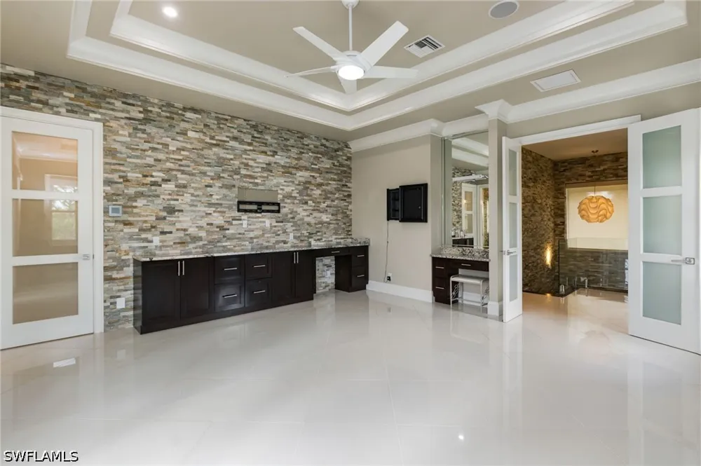 33rd Avenue NE Naples, FL 34120