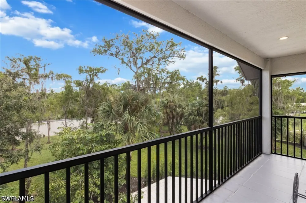33rd Avenue NE Naples, FL 34120