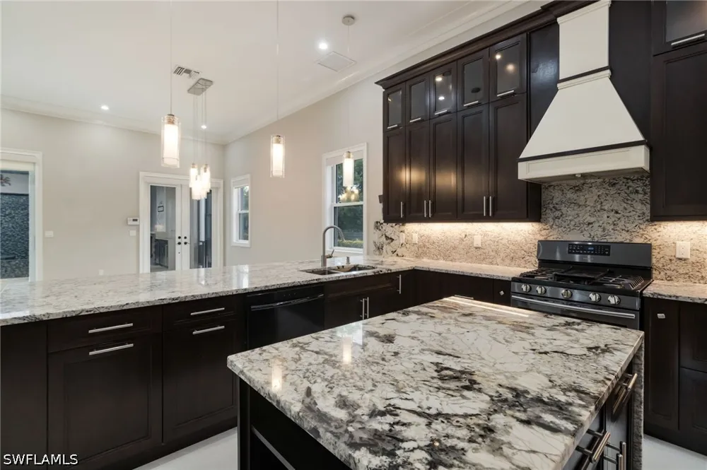 33rd Avenue NE Naples, FL 34120