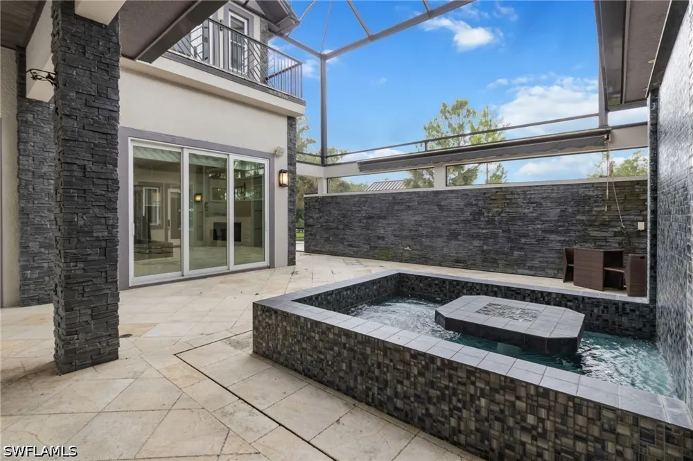33rd Avenue NE Naples, FL 34120