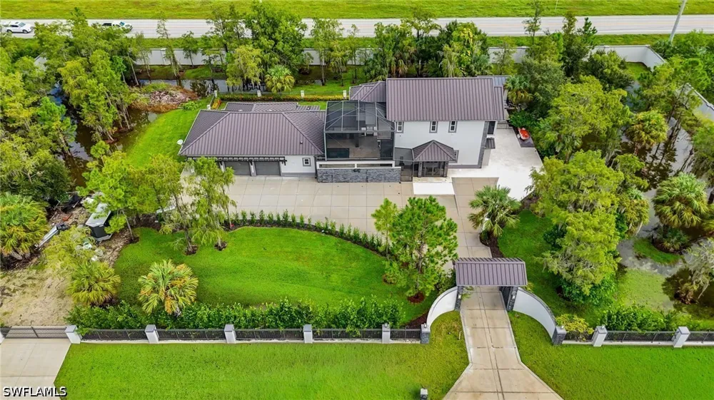 33rd Avenue NE Naples, FL 34120