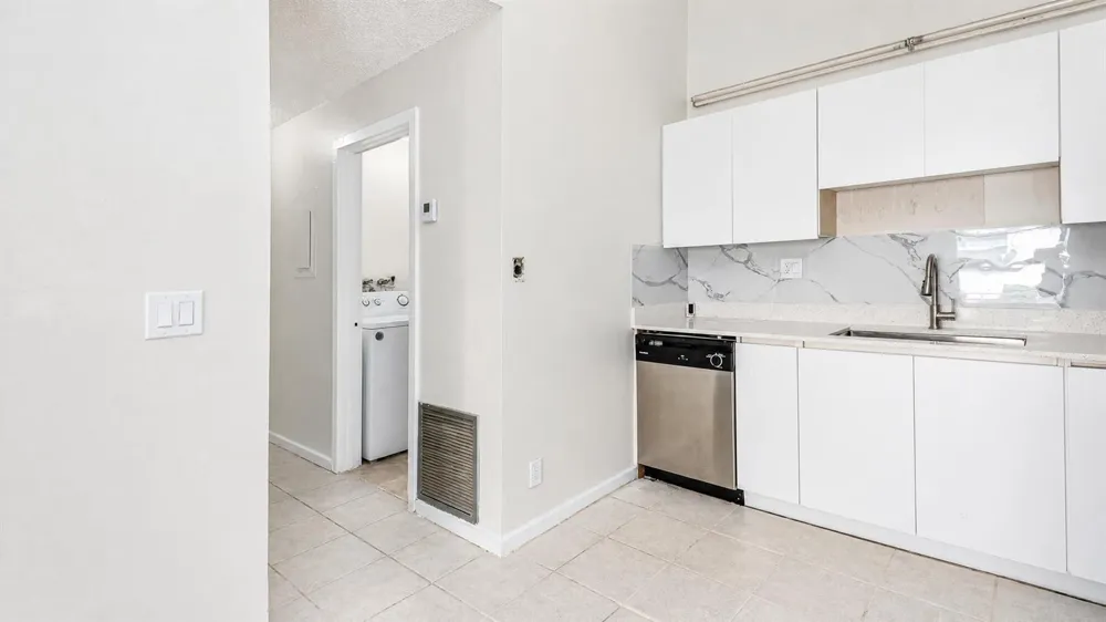 11281 NW 39TH STREET Coral Springs, FL 33065