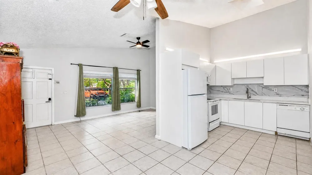 11281 NW 39TH STREET Coral Springs, FL 33065