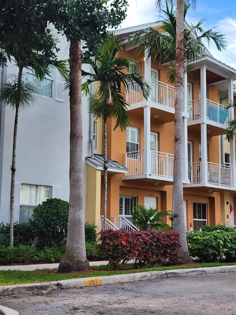 335 SW 13TH TERRACE #335