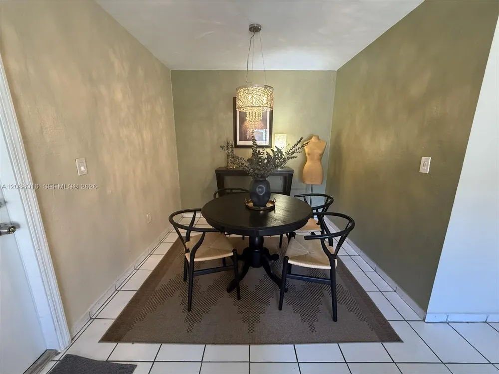 7823 Miller Dr #C207 Miami, FL 33155
