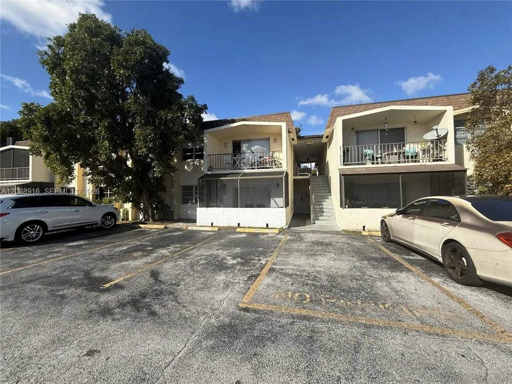 7823 Miller Dr #C207 Miami, FL 33155