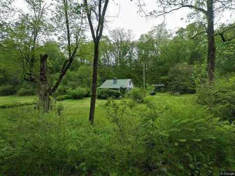 1260 Hillcrest Road