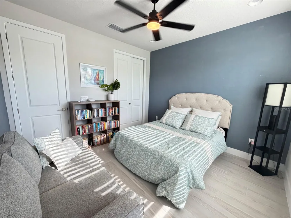 5769 LONG SHORE LOOP Sarasota, FL 34238