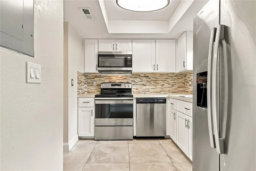 260 MICHAELS CIRCLE Oldsmar, FL 34677