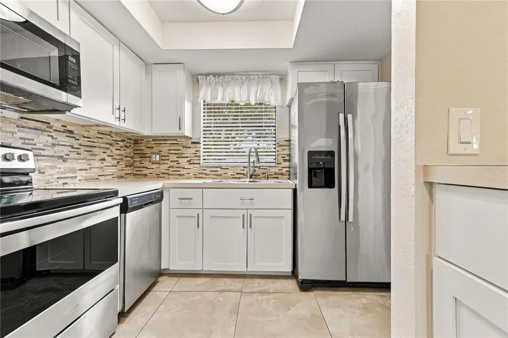 260 MICHAELS CIRCLE Oldsmar, FL 34677