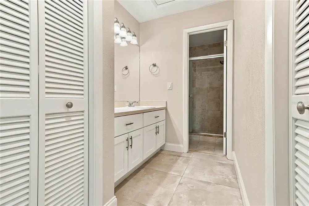 260 MICHAELS CIRCLE Oldsmar, FL 34677