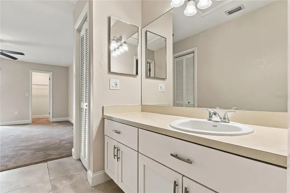 260 MICHAELS CIRCLE Oldsmar, FL 34677