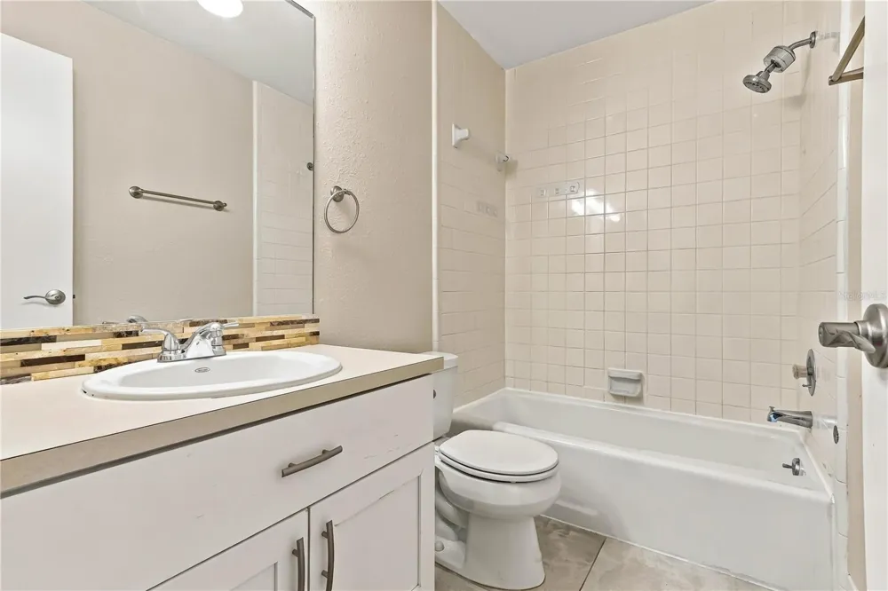 260 MICHAELS CIRCLE Oldsmar, FL 34677