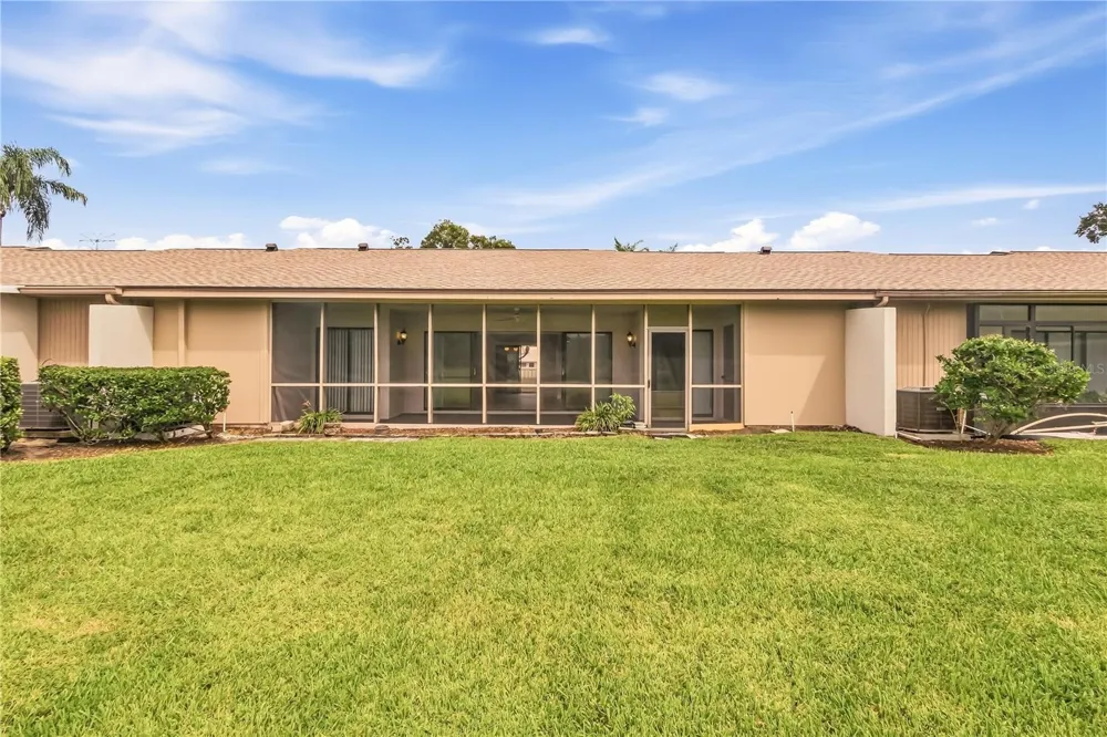 260 MICHAELS CIRCLE Oldsmar, FL 34677