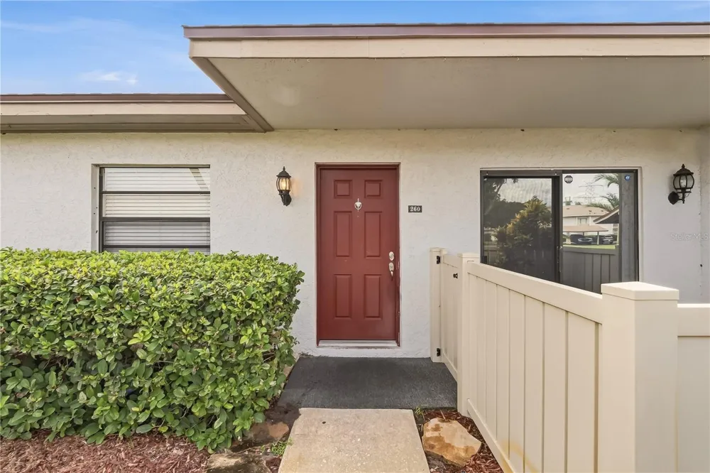 260 MICHAELS CIRCLE Oldsmar, FL 34677