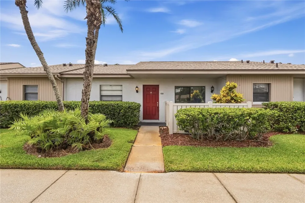 260 MICHAELS CIRCLE Oldsmar, FL 34677