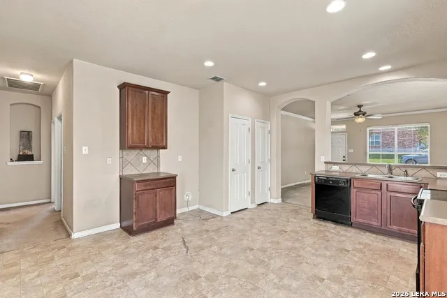 5307 CARAWAY BND Leon Valley, TX 78238
