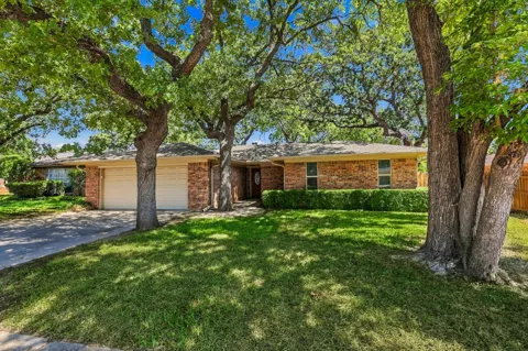 2724 Meadow Green