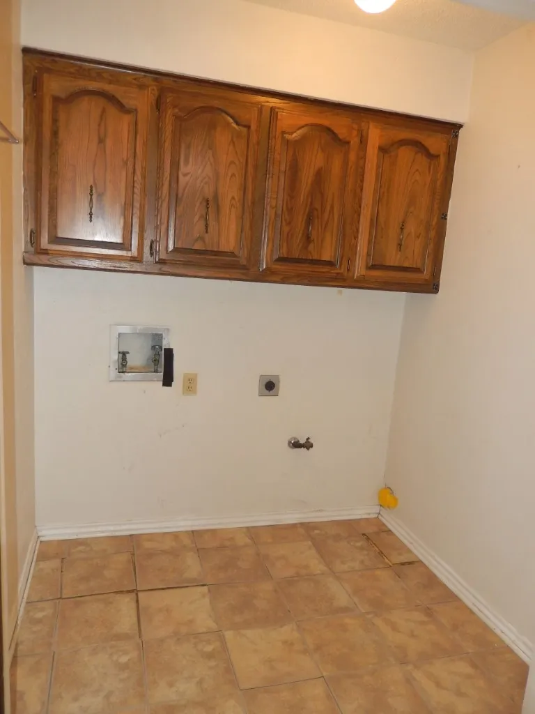9023 Glen Springs Circle Dallas, TX 75243