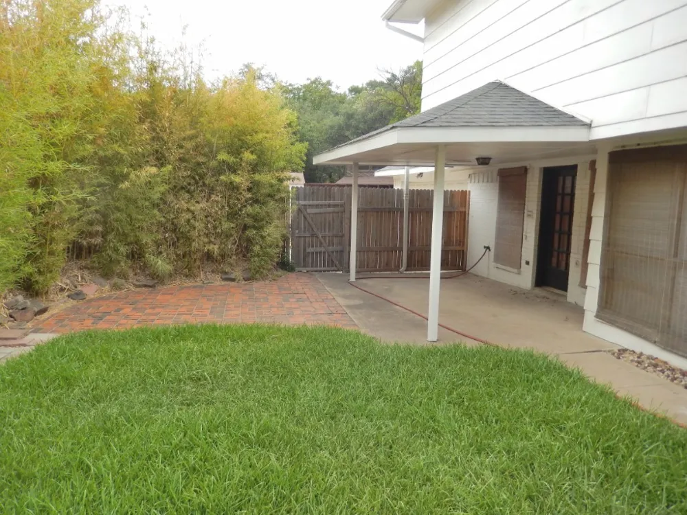 9023 Glen Springs Circle Dallas, TX 75243