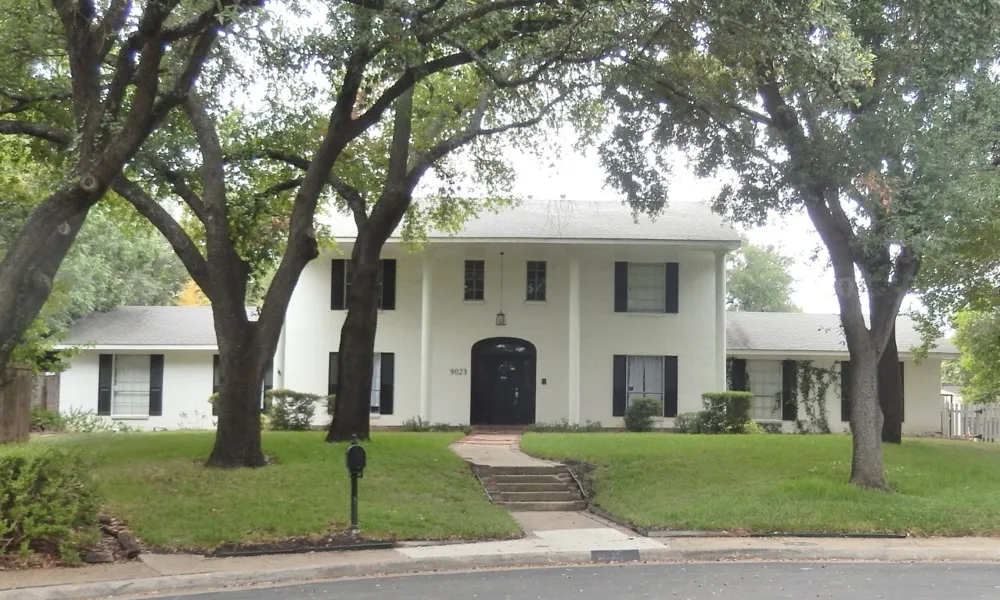 9023 Glen Springs Circle Dallas, TX 75243
