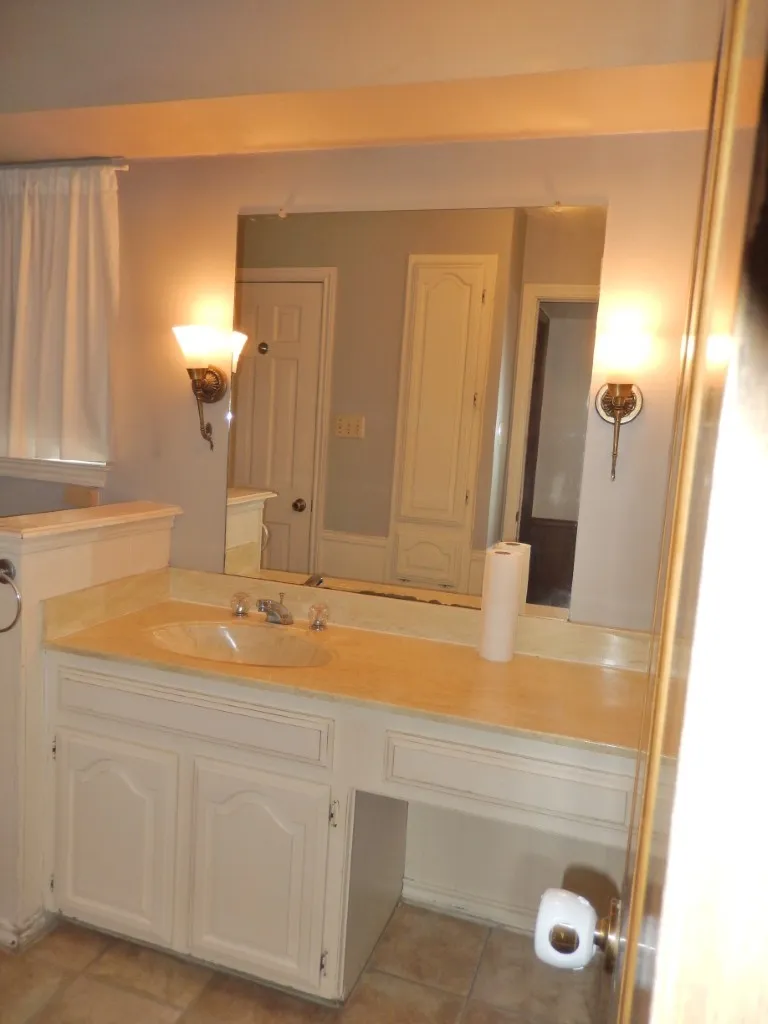 9023 Glen Springs Circle Dallas, TX 75243