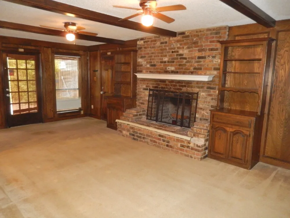 9023 Glen Springs Circle Dallas, TX 75243