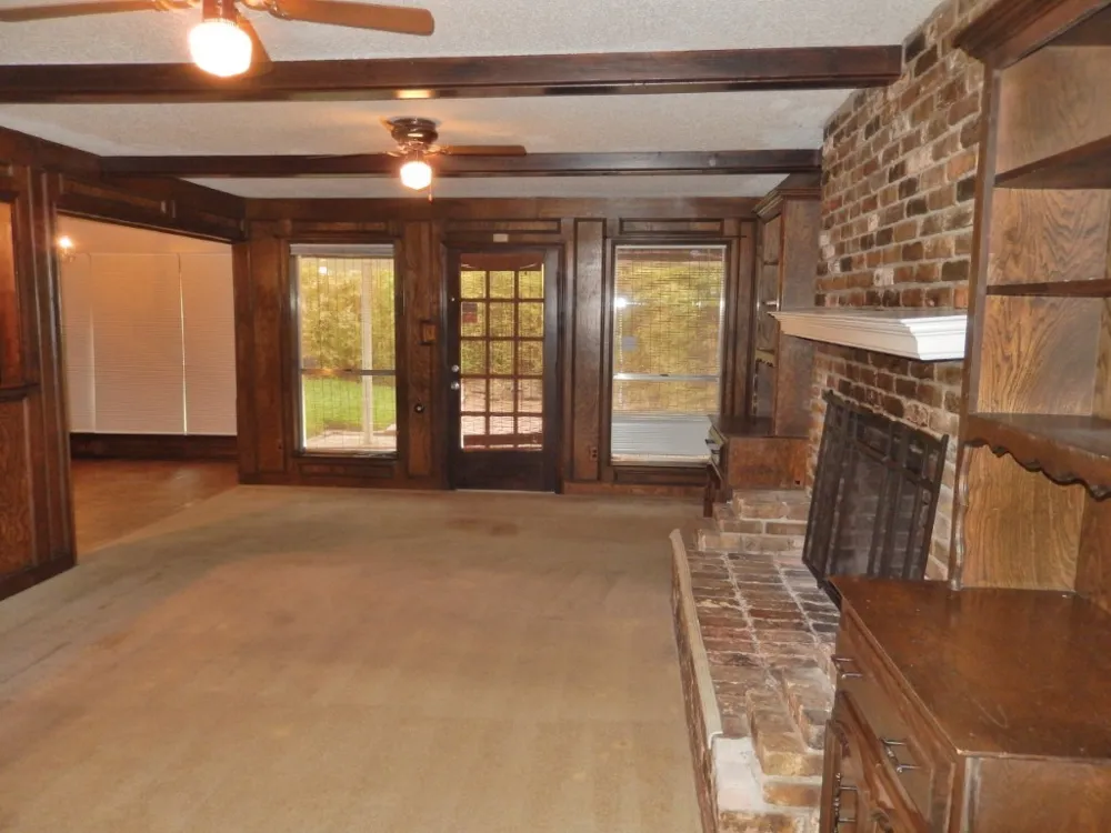 9023 Glen Springs Circle Dallas, TX 75243
