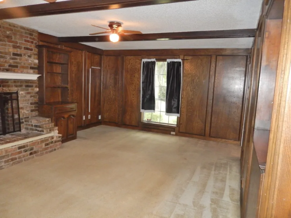 9023 Glen Springs Circle Dallas, TX 75243